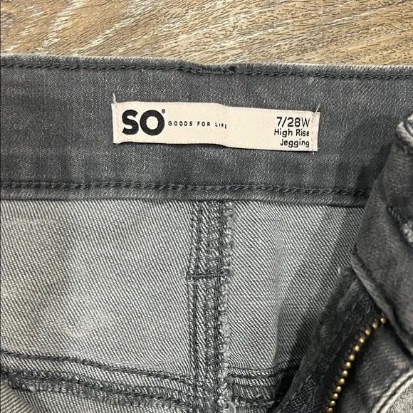 SO Women's Distressed Black Skinny Jeans - Picture 2 of 7